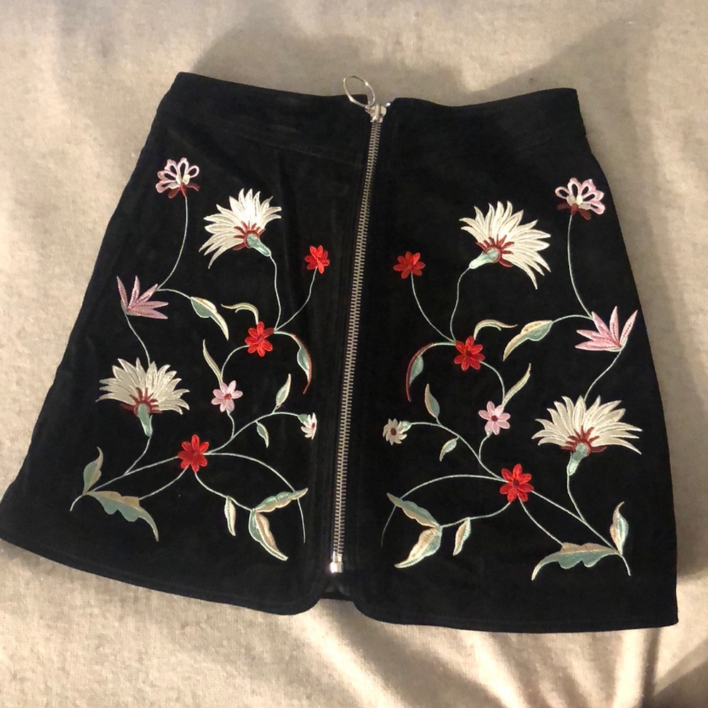 Zara Suede Floral Embroidery Skirt